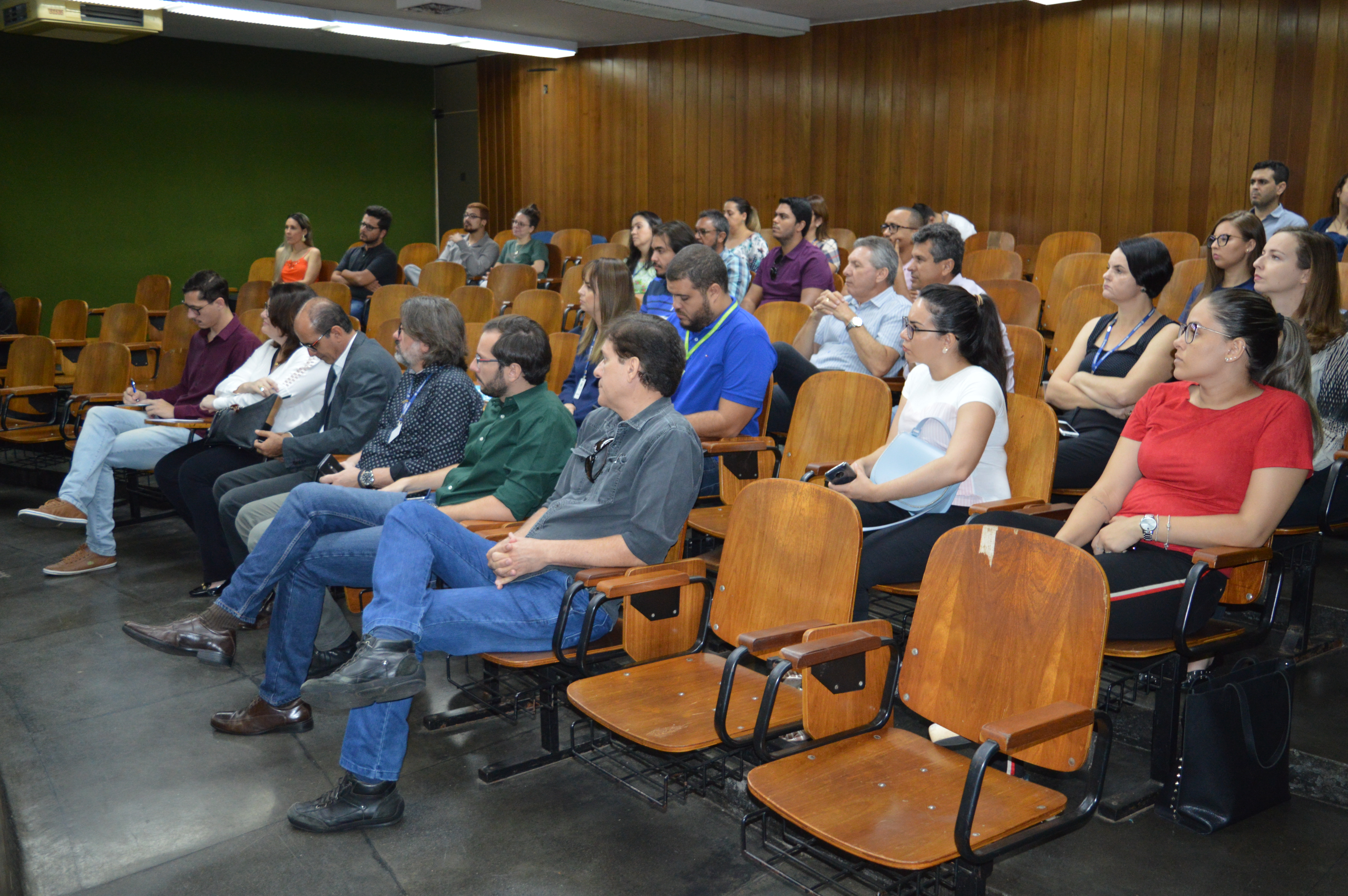 Representantes da Saneago, autoridades, servidores e alunos do IFG participaram da solenidade de divulgação da pesquisa, no Câmpus Goiânia.